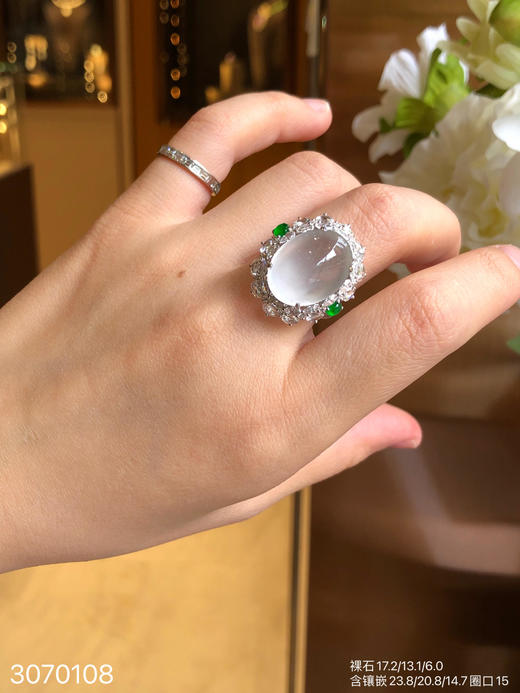 3070108，玻璃蛋面吊坠。具体价格微信咨询 商品图4