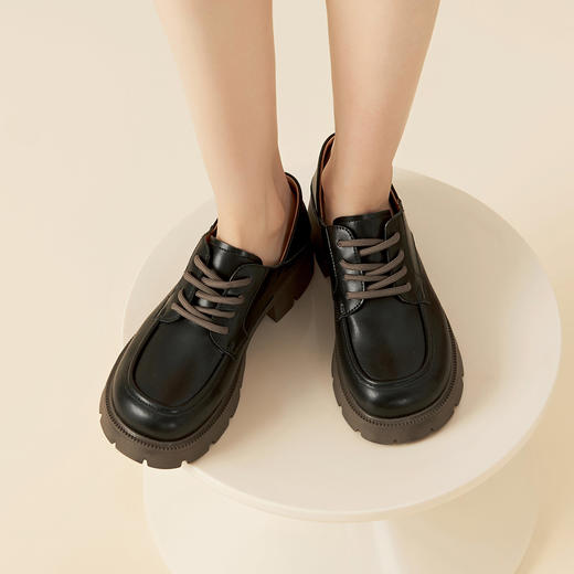 Safiya/索菲娅2023秋季 复古系带圆头深口两穿英伦牛津布洛克粗跟皮鞋SF33112003 商品图0