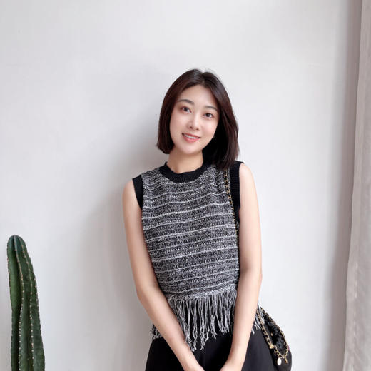 2023早秋新款流苏针织背心上衣女外穿叠穿圆领套头无袖马甲 商品图3