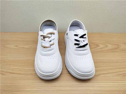 2022豪行秋冬新款22377902真皮运动休闲低跟女鞋单鞋皮鞋专柜正品 商品图2