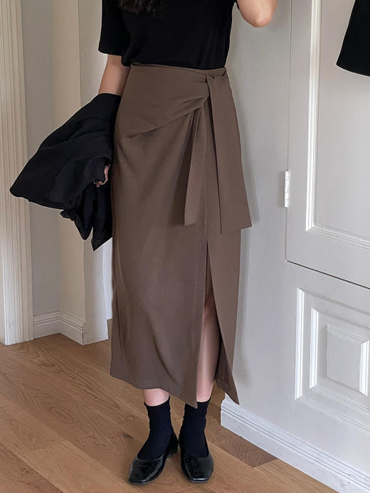 【不规则系带开叉半身裙女】2023秋季新款韩版高腰修身显瘦气质包臀裙，3D立体裁剪 显高显瘦，穿上后气质shi足的让姐妹们大方异彩简洁又不失气质的颜色搭配，将你的时尚气质休闲展现俏皮。 商品图4