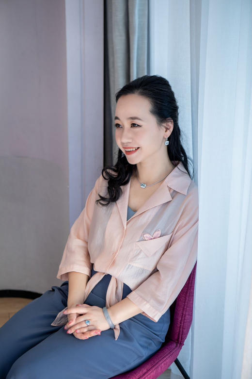 【海天一色】海蓝宝镶钻耳钩-CB12201088 商品图8