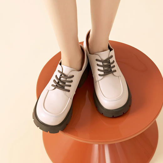 Safiya/索菲娅2023秋季 复古系带圆头深口两穿英伦牛津布洛克粗跟皮鞋SF33112003 商品图6