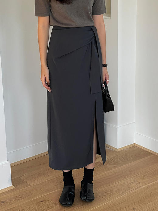 【不规则系带开叉半身裙女】2023秋季新款韩版高腰修身显瘦气质包臀裙，3D立体裁剪 显高显瘦，穿上后气质shi足的让姐妹们大方异彩简洁又不失气质的颜色搭配，将你的时尚气质休闲展现俏皮。 商品图1