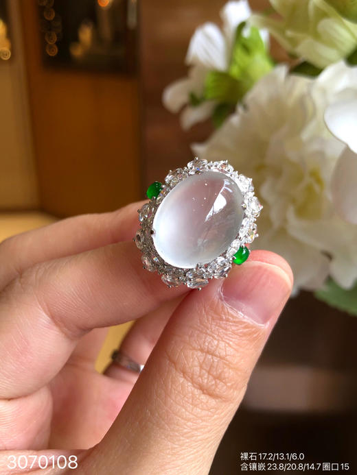 3070108，玻璃蛋面吊坠。具体价格微信咨询 商品图5