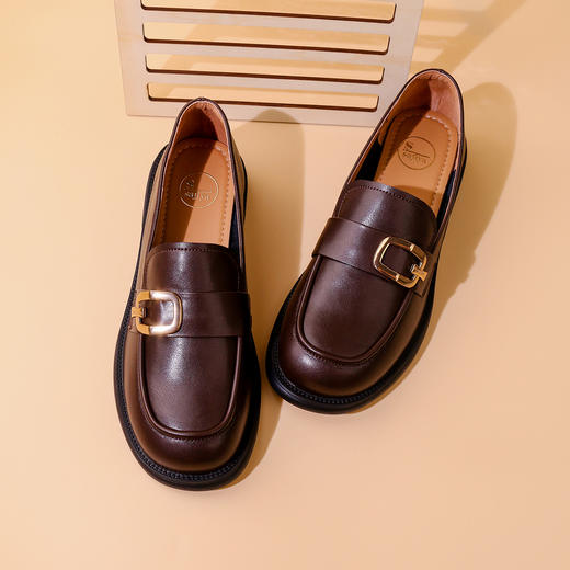 Safiya/索菲娅 2023秋季复古饰扣一脚蹬英伦软底粗跟小皮鞋乐福鞋 SF33112006 商品图4