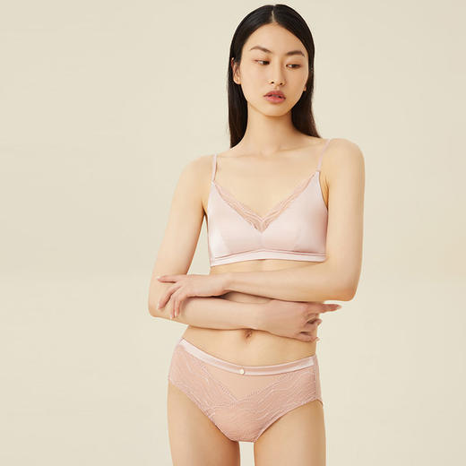 金三塔女真丝缎面蕾丝内衣女士贴身纯色内衣桑蚕丝Bra文胸NZFCC301【温馨提示：非质量问题不退不换】 商品图3