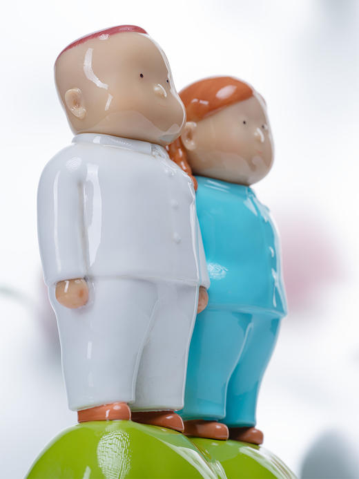 稀奇《高岗上-纯真时代》轻奢创意情侣桌面艺术摆件装饰品礼物 商品图2