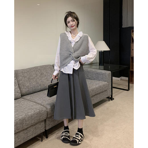 【为你打造随性舒适的穿搭风格！秋冬季温柔风毛衣背心】设计感V领交叉领针织马甲女百搭上衣韩 商品图3