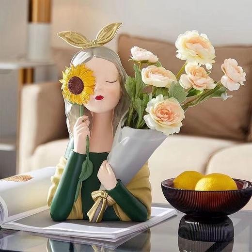 新潮捧花女孩摆件玄关客厅电视柜插花摆件结婚开业乔迁礼物 商品图3