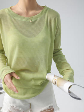 【糖果色系穿搭！一衣穿三季】韩版ins百搭长袖白色t恤女，宽松透视薄款设计，轻盈冰丝面料，舒适透气。春季必备，既能防晒又能展现个性-li