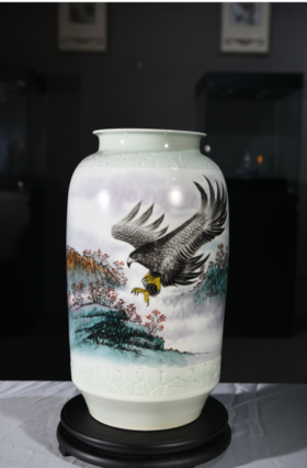 新粉结合大展宏图赏瓶