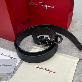 菲拉~格慕皮带！专柜售价不低于￥3500！该皮带可调节，且能根据需要剪裁，达到修身效果~