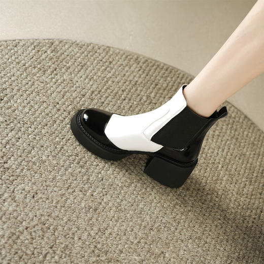 秋季新款，粗跟中跟方头方高跟松糕底黑白拼色短靴YD-6603 商品图1