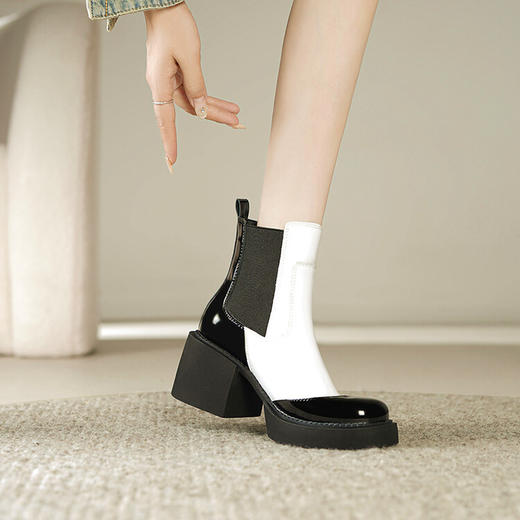 秋季新款，粗跟中跟方头方高跟松糕底黑白拼色短靴YD-6603 商品图0