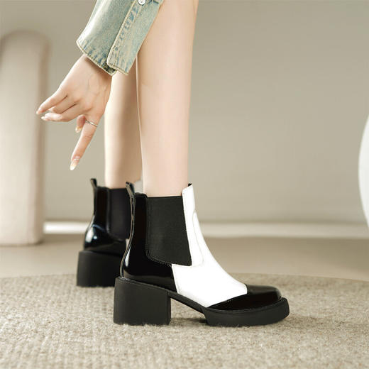 秋季新款，粗跟中跟方头方高跟松糕底黑白拼色短靴YD-6603 商品图2