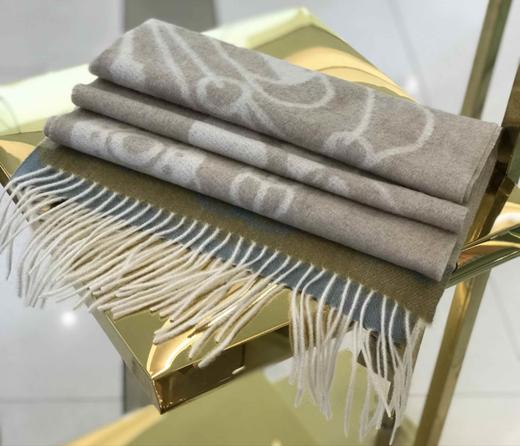 优品堂【墨香】软黄金系列“羊绒”印花长巾 商品图6