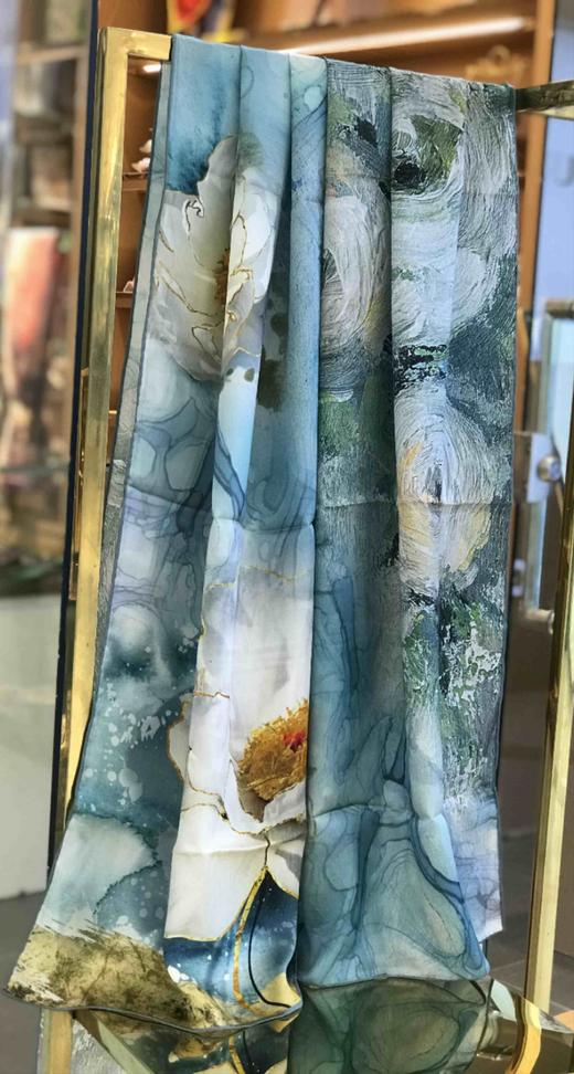 优品堂【曼妙花颜】重磅桑蚕丝长巾披肩两用 商品图0