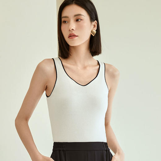 玳莎波浪V领针织背心女新款包边撞色设计感修身吊带针织衫  DC33002 商品图0