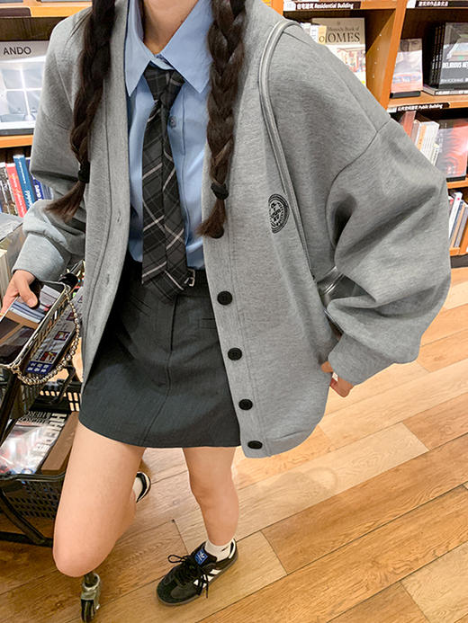 【高院学姐】灰色外套+衬衫+裙子 商品图0