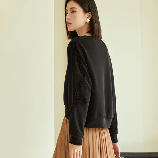 玳莎木耳边落肩袖宽松卫衣女2023年秋季新款设计感不规则下摆上衣  DC32301 商品图3