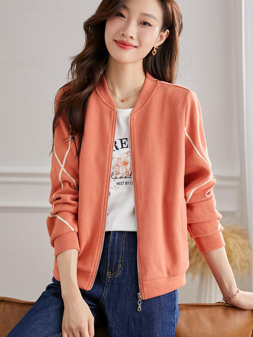 【1件82折】熙世界女士棒球服外套2025年秋季新款休闲时尚减龄小个子短款夹克 商品图2