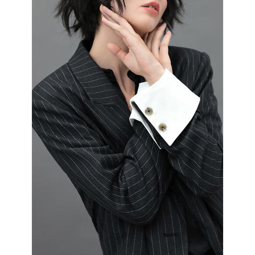 COCOBELLA色织条纹职业通勤西装女可拆卸撞色翻折袖西服SI535 商品图1