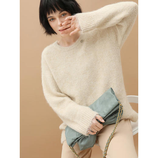 COCOBELLA金属LOGO蓬松软糯毛衣女松弛感亲肤保暖针织衫MZ551-3 商品图2