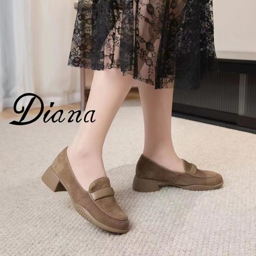 黛安娜新款翻毛皮拼接时尚女鞋 商品图1