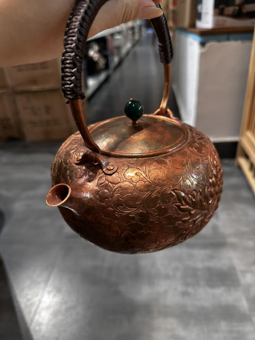 满錾葡萄壶 商品图3