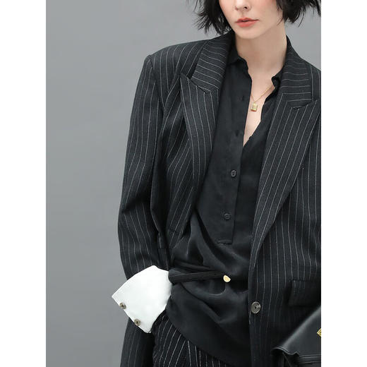 COCOBELLA色织条纹职业通勤西装女可拆卸撞色翻折袖西服SI535 商品图2