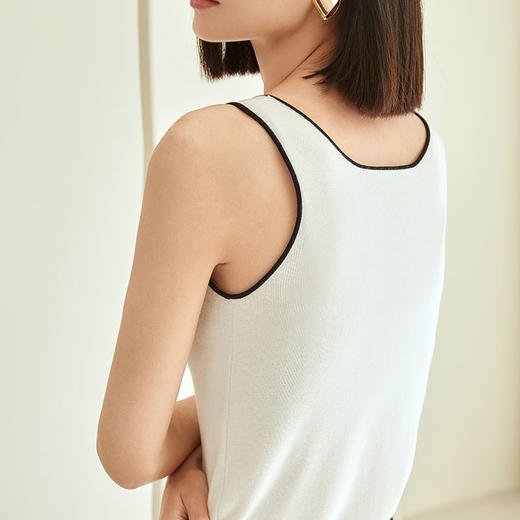 玳莎波浪V领针织背心女新款包边撞色设计感修身吊带针织衫  DC33002 商品图1