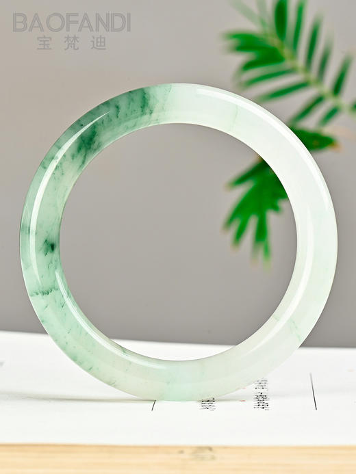 【品牌授权】BAOFANDI宝梵迪天山翠手镯 冰翠手镯 天然玉石手镯 优雅 少女 气质玉镯 赠平安扣 商品图6