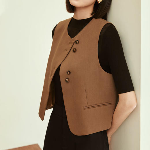 玳莎门襟设计感西装马甲女2023年秋季新款气质圆领无袖背心外套  DC37001 商品图1