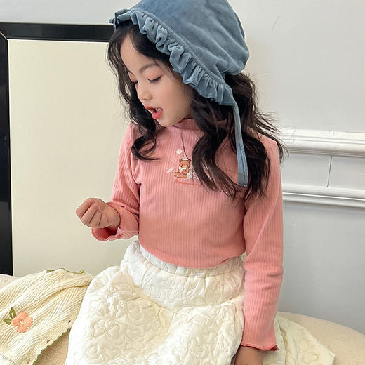 【捡漏价39.9元/2件】女童打底衫秋冬必备，领口花边精致别致，轻盈柔软的磨毛面料贴合皮肤，给孩子温暖的呵护。半高领露玉琢，花边领口添风情；磨毛贴心保暖神，长袖经典潮流趋势lish 商品图7