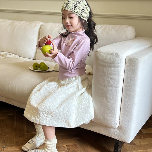 【捡漏价39.9元/2件】女童打底衫秋冬必备，领口花边精致别致，轻盈柔软的磨毛面料贴合皮肤，给孩子温暖的呵护。半高领露玉琢，花边领口添风情；磨毛贴心保暖神，长袖经典潮流趋势lish 商品图3