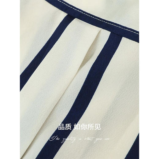 【有赞】COCOBELLA简约蓝白条纹缎面衬衫女早秋通勤OL长袖衬衣NSR616 商品图4