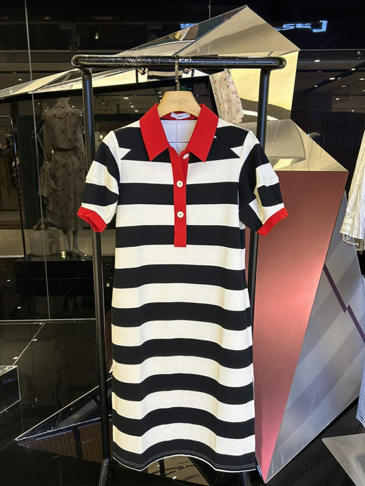 宽条纹立体袖连衣裙 商品图2