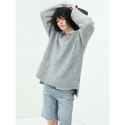 【专属秒杀】COCOBELLA金属LOGO软糯毛衣女保暖美拉德穿搭松弛感针织衫MZ551-2 商品图3