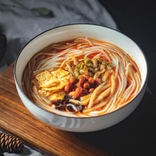 手工现做螺蛳粉 ，真正筒骨螺蛳柴火熬制，可以喝汤的螺蛳粉！ 商品图4