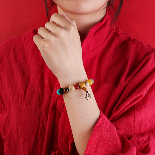 【杭州灵隐大天意多宝菩提十八籽手串】天然玛瑙子菩提寺同款；十八籽又叫“菩提花串”是在上百种菩提中选用，种串制而成 也可与一些天然晶石互相搭配串制，多宝珠代表平安、顺遂，寓意和平吉祥。 商品图4