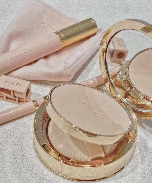 GUCCI 古驰新款透亮柔滑蜜粉饼10g 哑光 带粉扑丝绒袋 商品图0