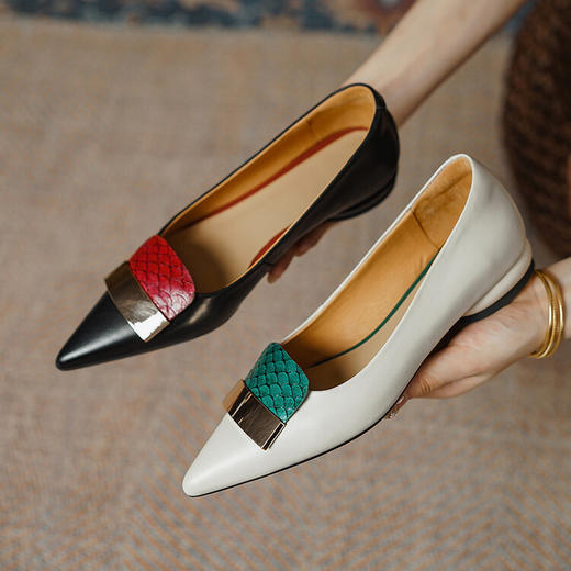 时尚个性，鱼皮重工拼接款尖头单鞋PS1627 商品图4