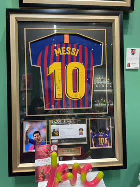 梅西巴萨2018-19签名球衣