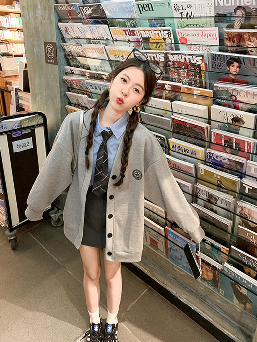 【高院学姐】灰色外套+衬衫+裙子 商品图3