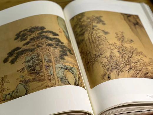 《悦目：中国晚期书画》，高居翰 石守谦傅申 撰，8开布面精装2册一函，重十余斤，仅印600套，一册为图版，一册为解说，石头出版股份有限公司2001年初版。售价1780元。
  商品图11