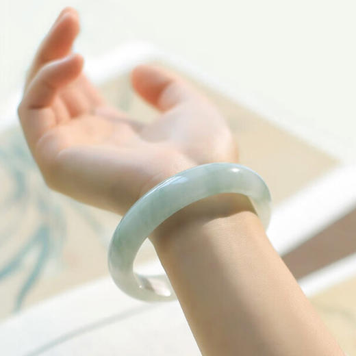 【品牌授权】BAOFANDI宝梵迪天山翠手镯 冰翠手镯 天然玉石手镯 优雅 少女 气质玉镯 赠平安扣 商品图3