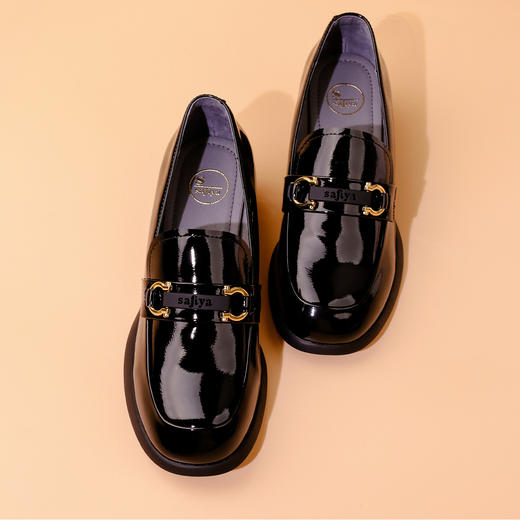 Safiya/索菲娅 2023秋季新品复古漆皮浅口软底一脚蹬粗跟乐福鞋 SF33112140 商品图1