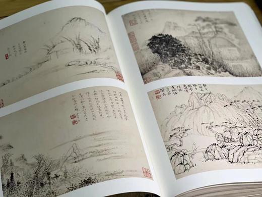 《悦目：中国晚期书画》，高居翰 石守谦傅申 撰，8开布面精装2册一函，重十余斤，仅印600套，一册为图版，一册为解说，石头出版股份有限公司2001年初版。售价1780元。
  商品图12