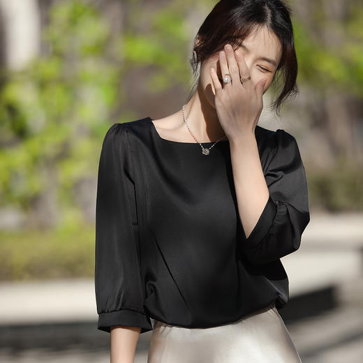 AVANNU领纯色七分袖缎面上衣901 商品图1